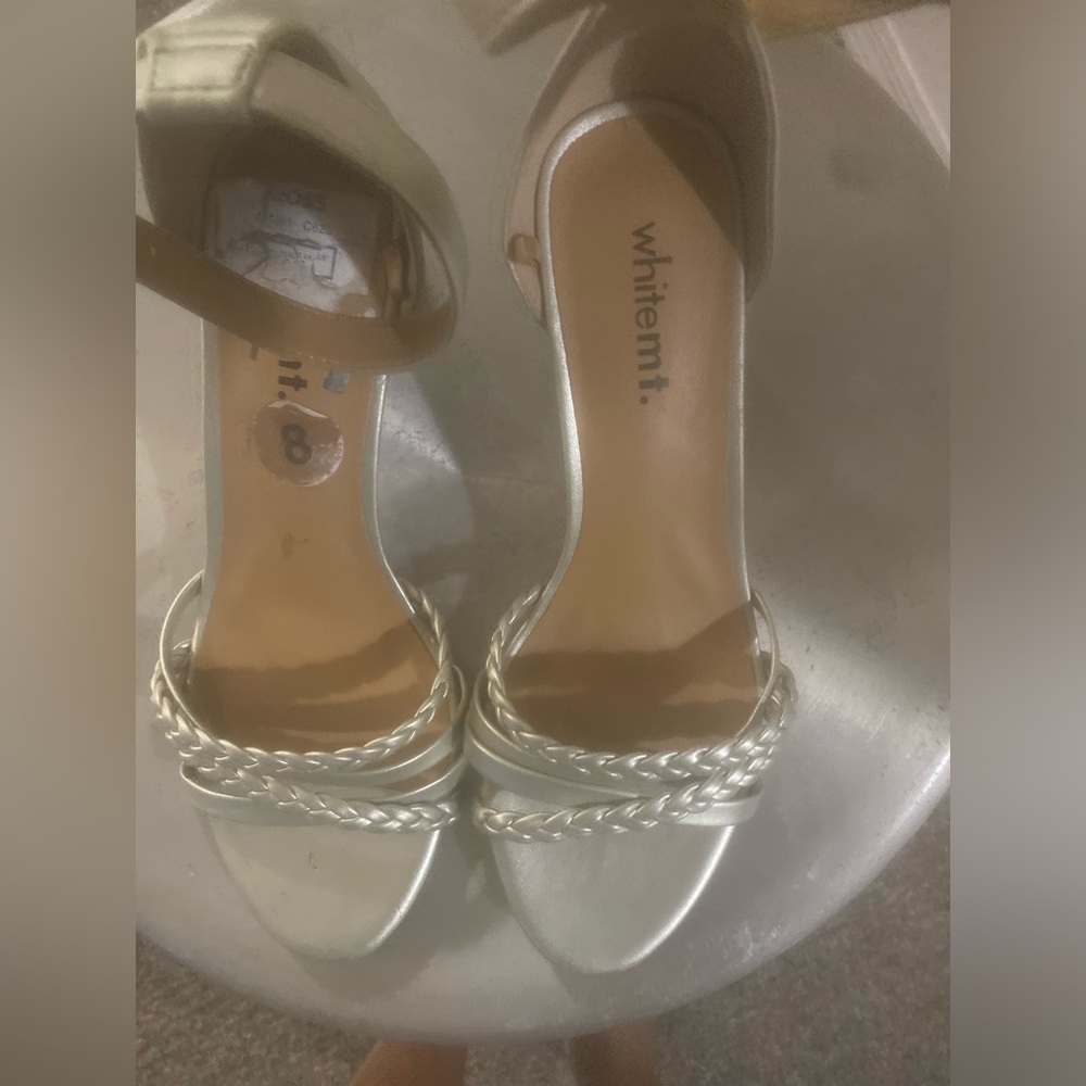 Whitmt shoes for women’s size 8 color silver